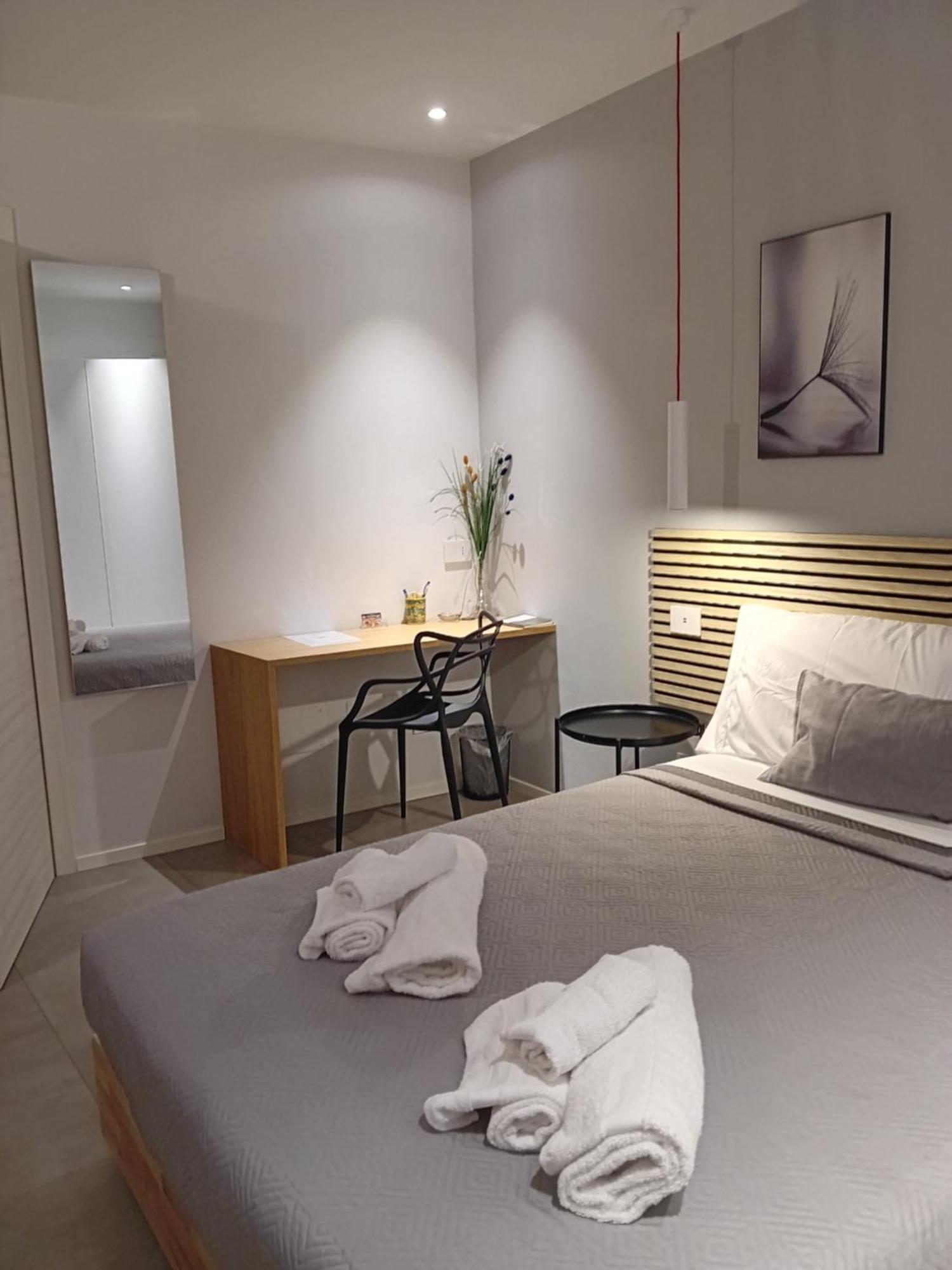 Porta San Paolo House Apart otel Castelbuono  Dış mekan fotoğraf