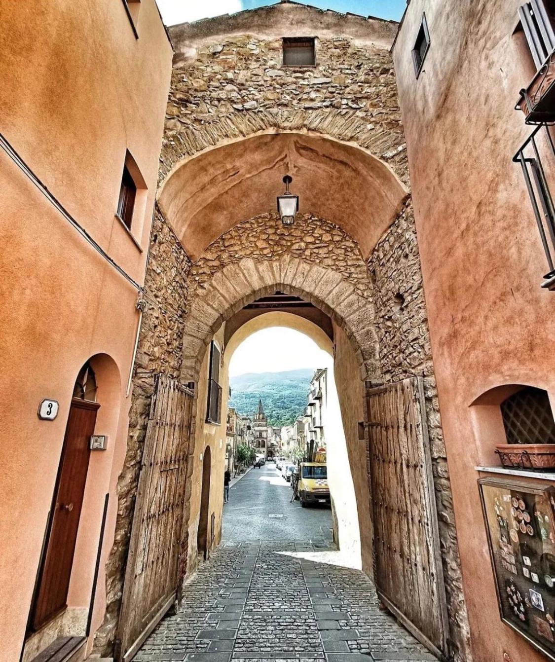 Porta San Paolo House Apart otel Castelbuono  Dış mekan fotoğraf